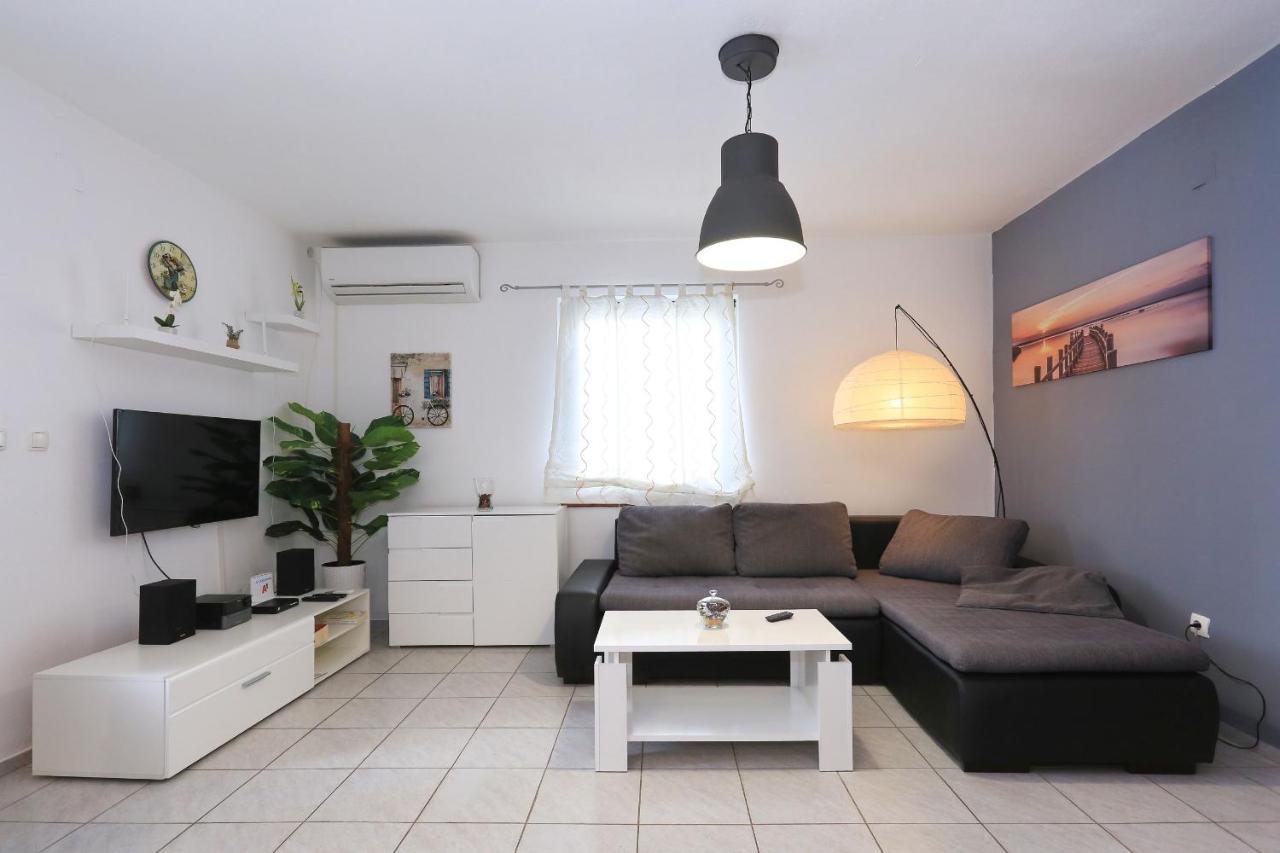Holiday Home Lucija Sveti Filip i Jakov Εξωτερικό φωτογραφία