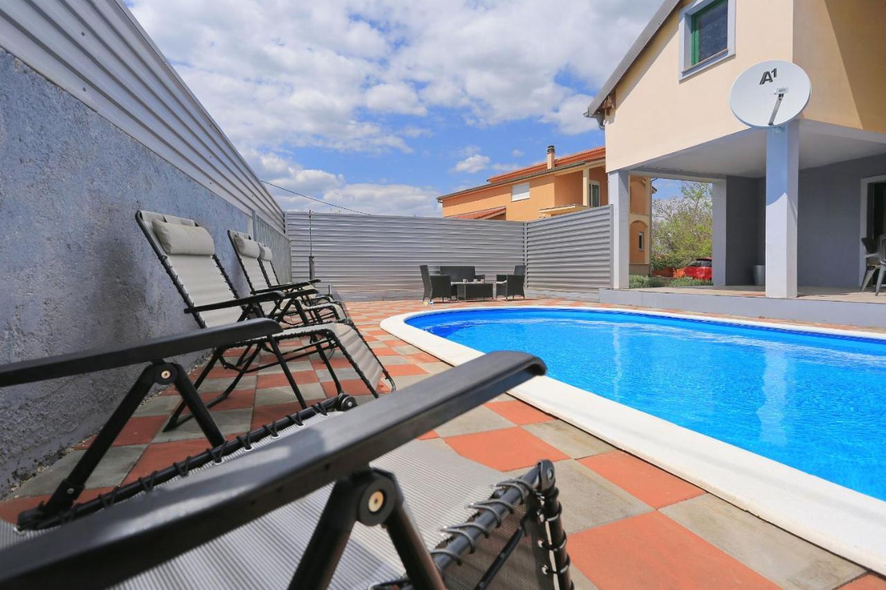 Holiday Home Lucija Sveti Filip i Jakov Εξωτερικό φωτογραφία