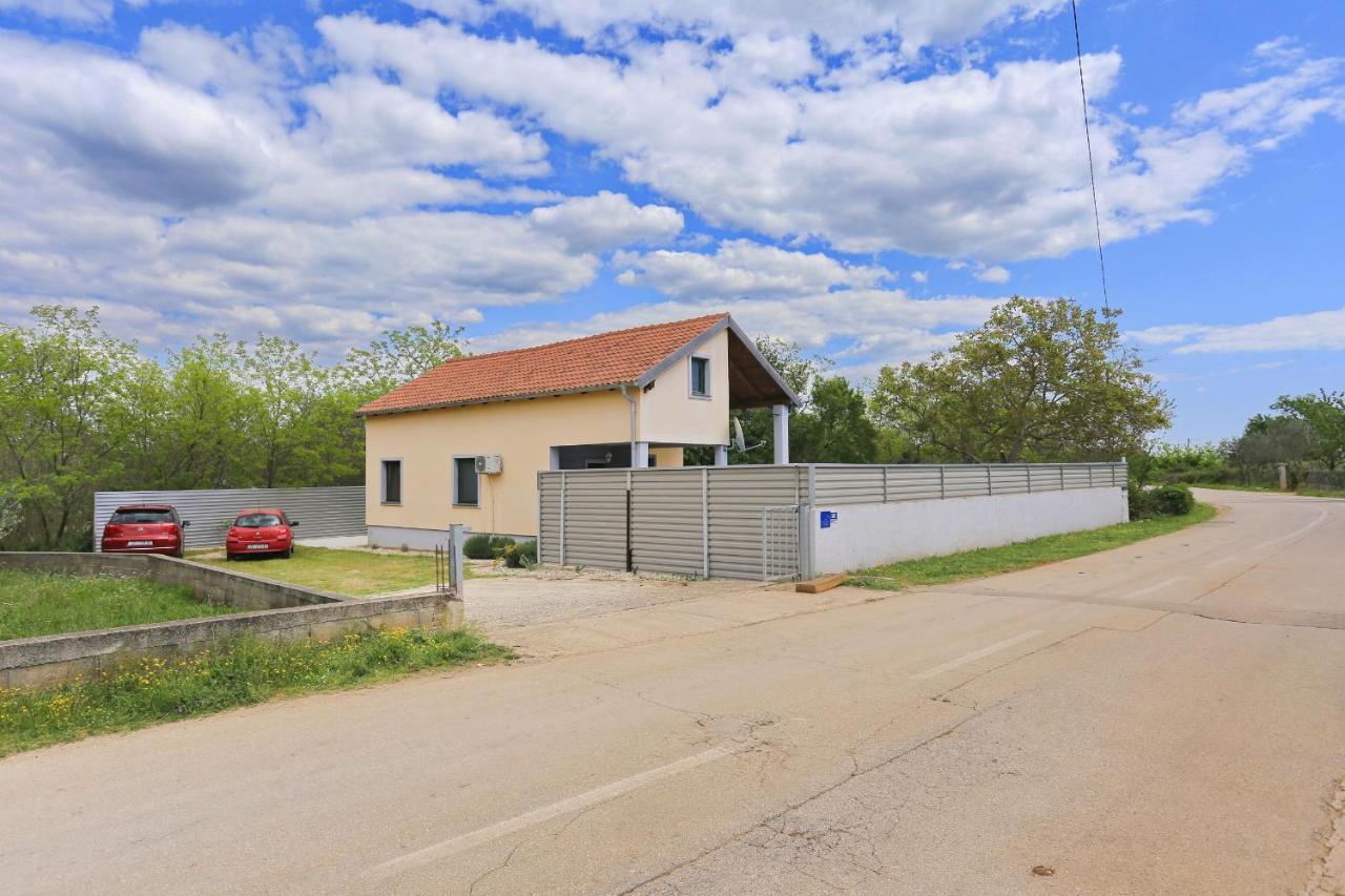 Holiday Home Lucija Sveti Filip i Jakov Εξωτερικό φωτογραφία
